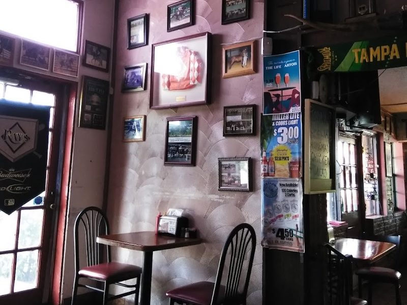 El Cap Restaurant interior